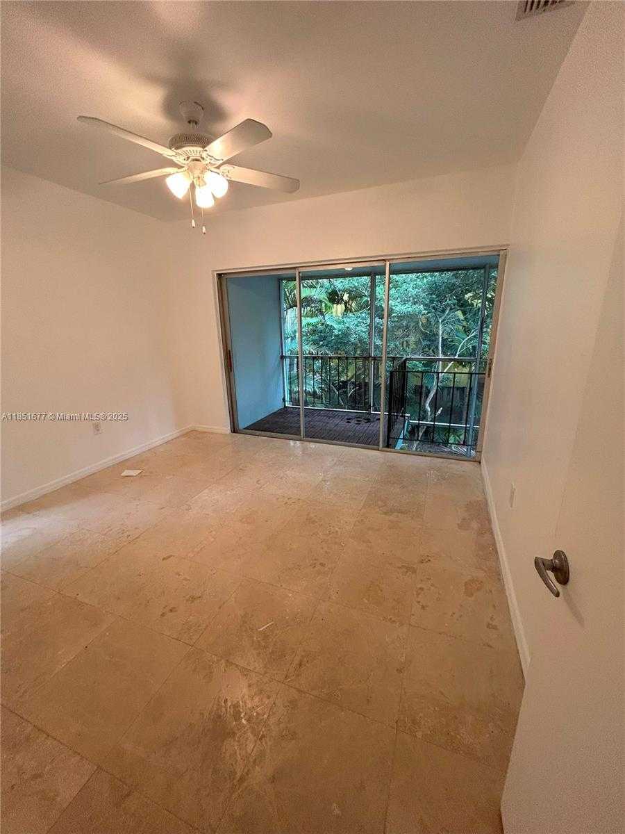 Small Image of 3549 LOQUAT AVE #421, Miami Number 3