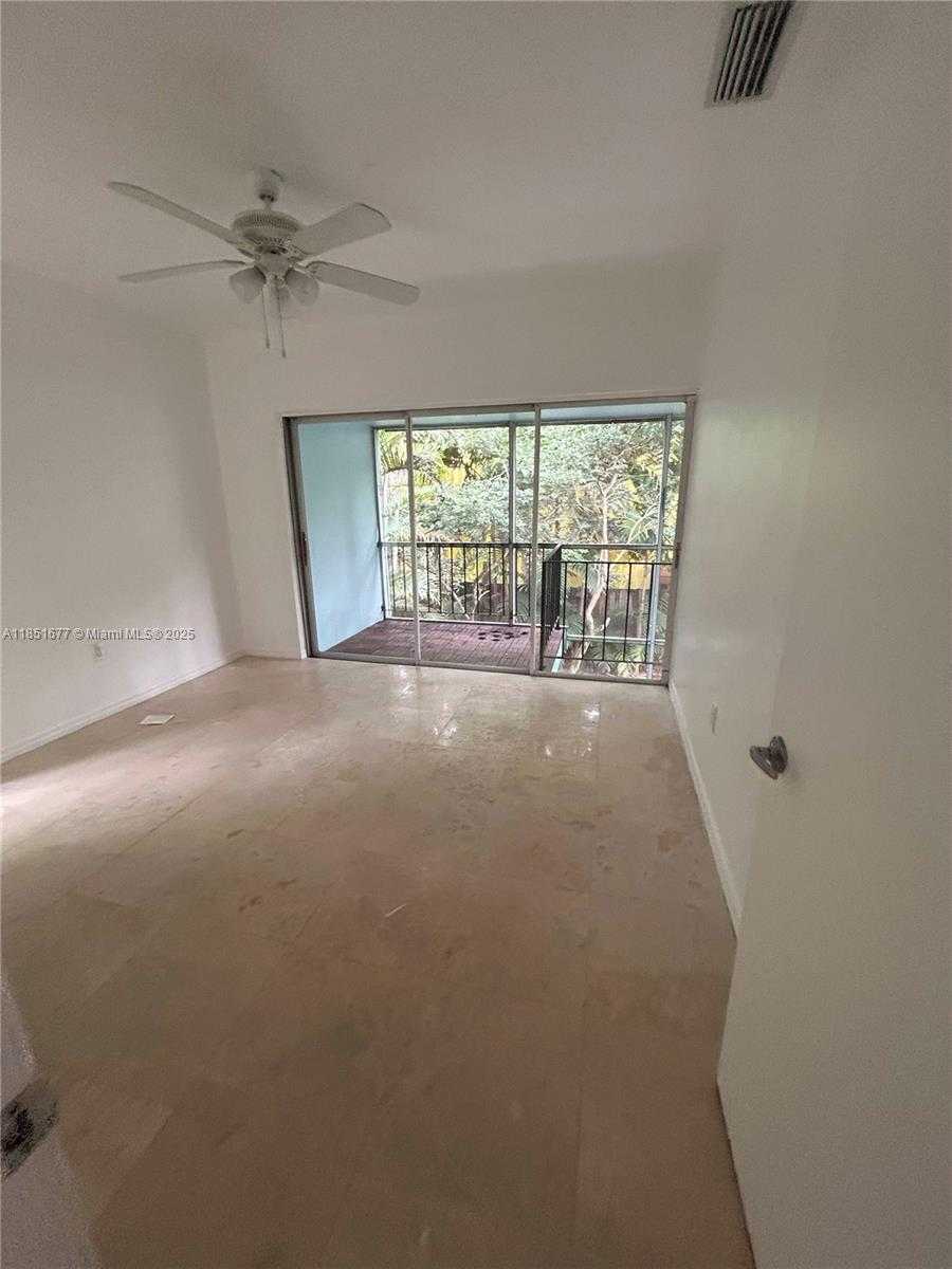 Small Image of 3549 LOQUAT AVE #421, Miami Number 7