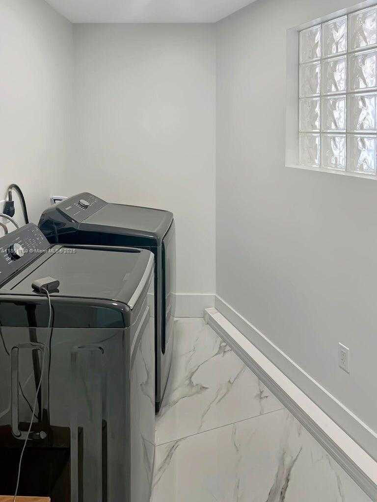 Small Image of 615 BAYSHORE DR #401, Fort Lauderdale Number 10