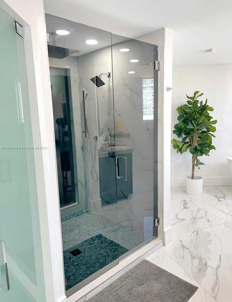Small Image of 615 BAYSHORE DR #401, Fort Lauderdale Number 11