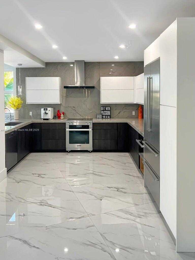 Small Image of 615 BAYSHORE DR #401, Fort Lauderdale Number 7