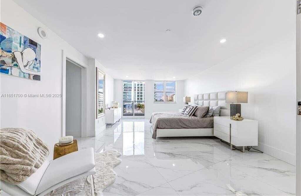Small Image of 615 BAYSHORE DR #401, Fort Lauderdale Number 8