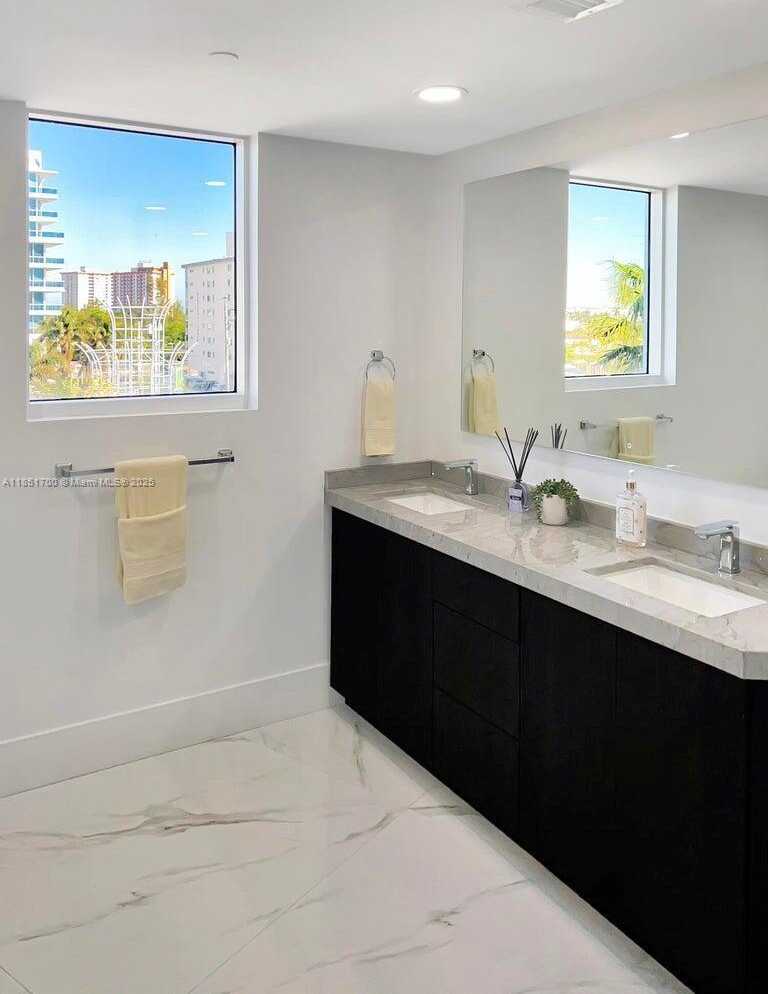 Small Image of 615 BAYSHORE DR #401, Fort Lauderdale Number 9