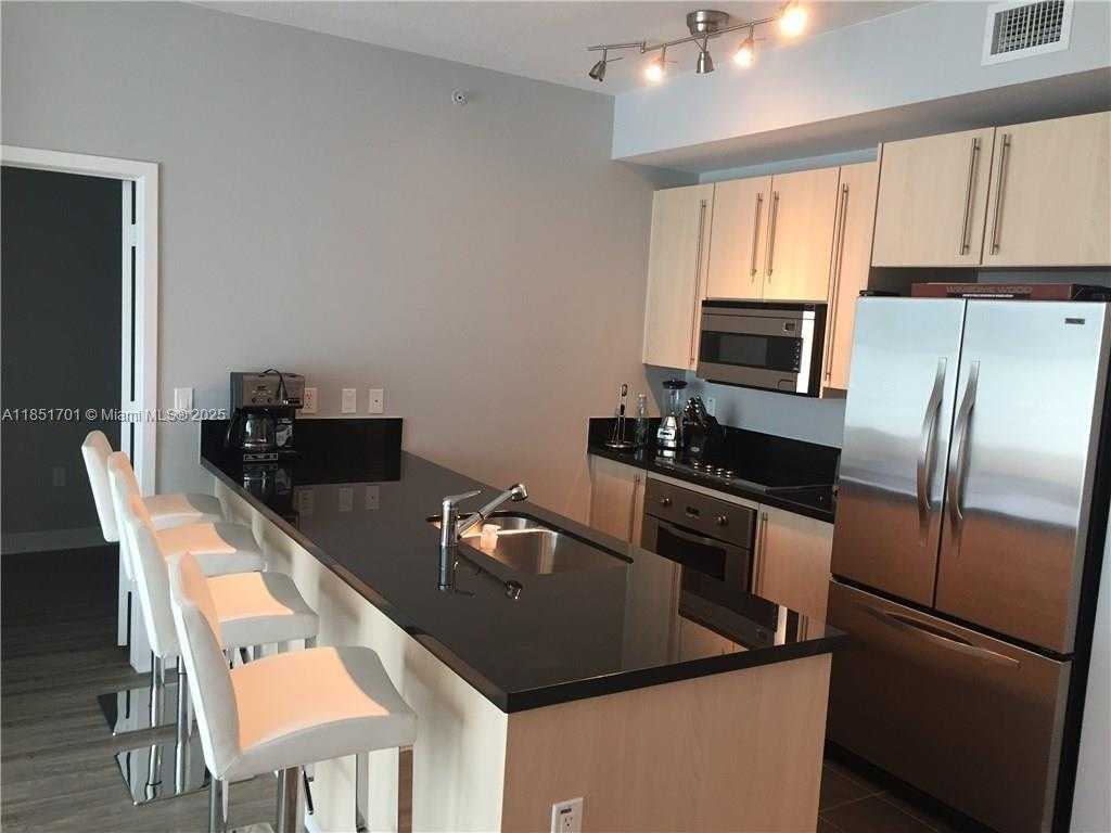 Small Image of 1111 SOUTH WEST 1ST AVE #UPH4016-, Miami Number 3