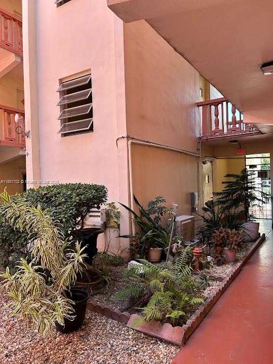 Small Image of 215 SOUTH EAST 3RD AVE #106B, Hallandale Beach Number 4