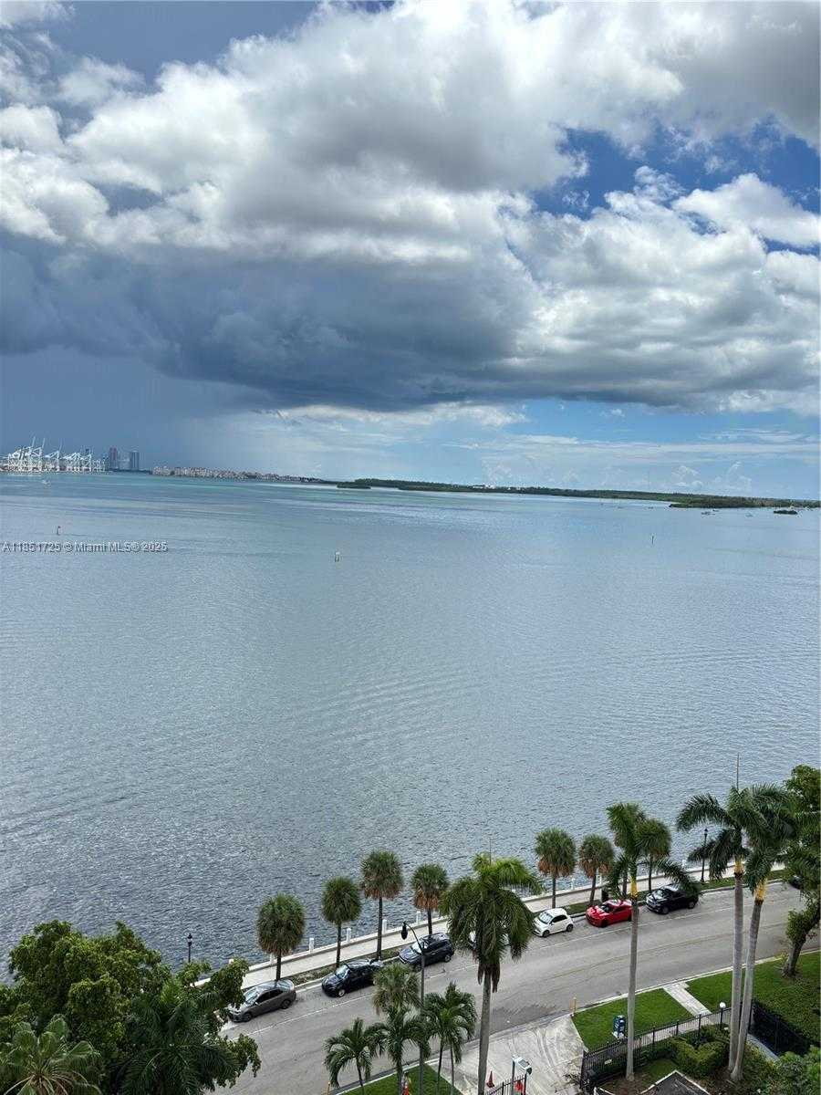 Small Image of 1402 BRICKELL BAY DR #1203, Miami Number 12