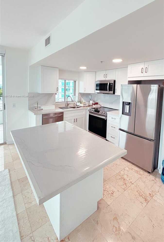 Small Image of 1402 BRICKELL BAY DR #1203, Miami Number 3
