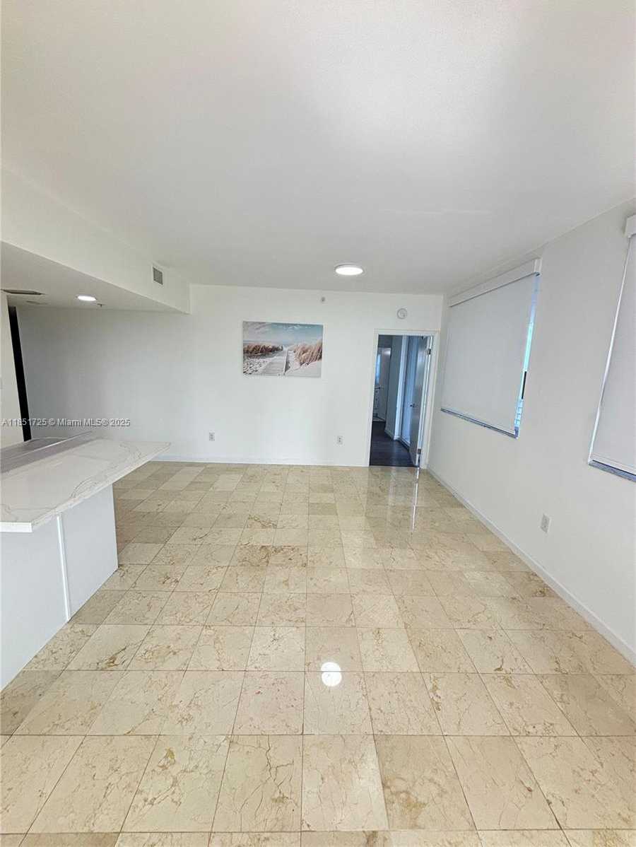 Small Image of 1402 BRICKELL BAY DR #1203, Miami Number 5