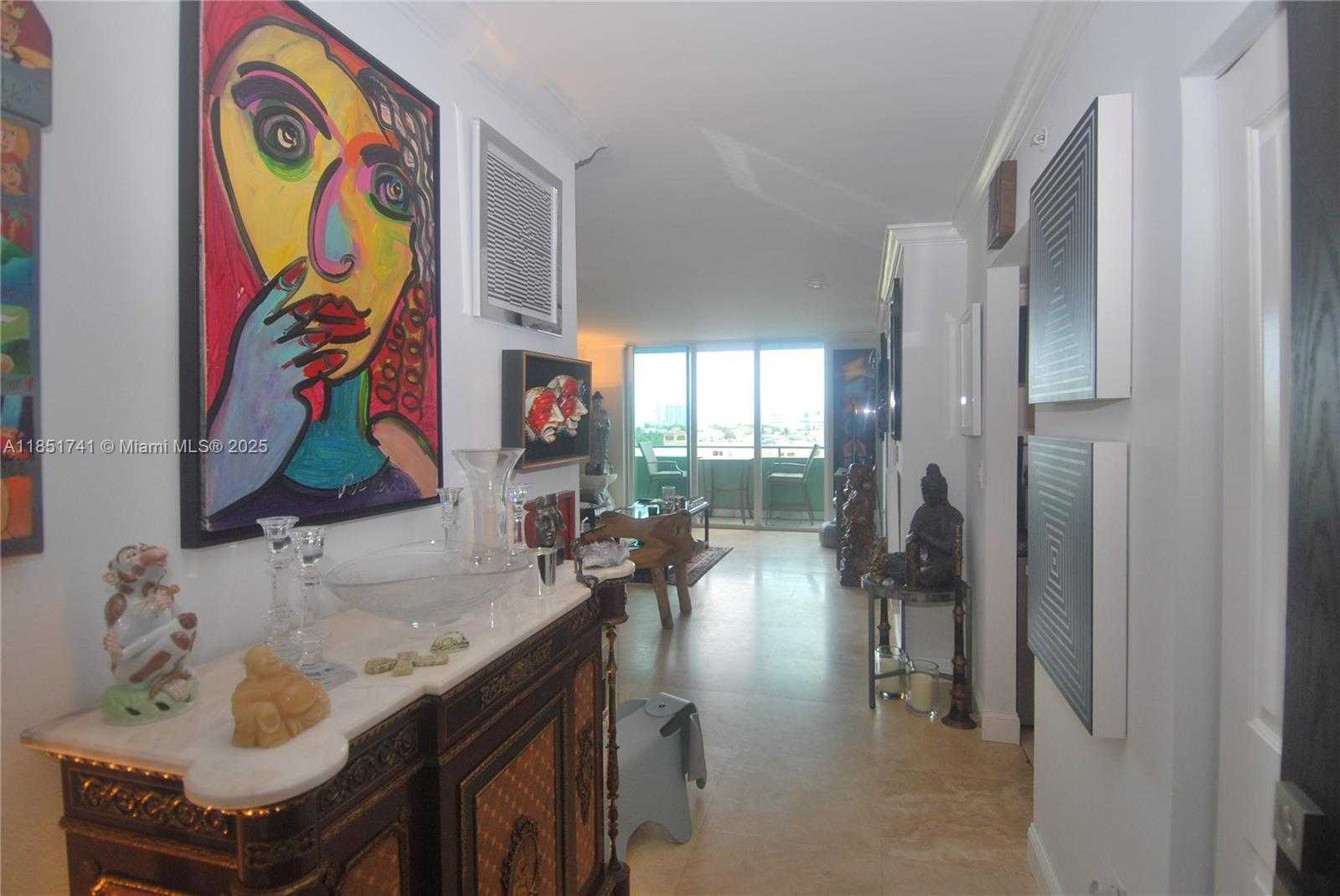 Small Image of 90 ALTON RD #805, Miami Beach Number 3