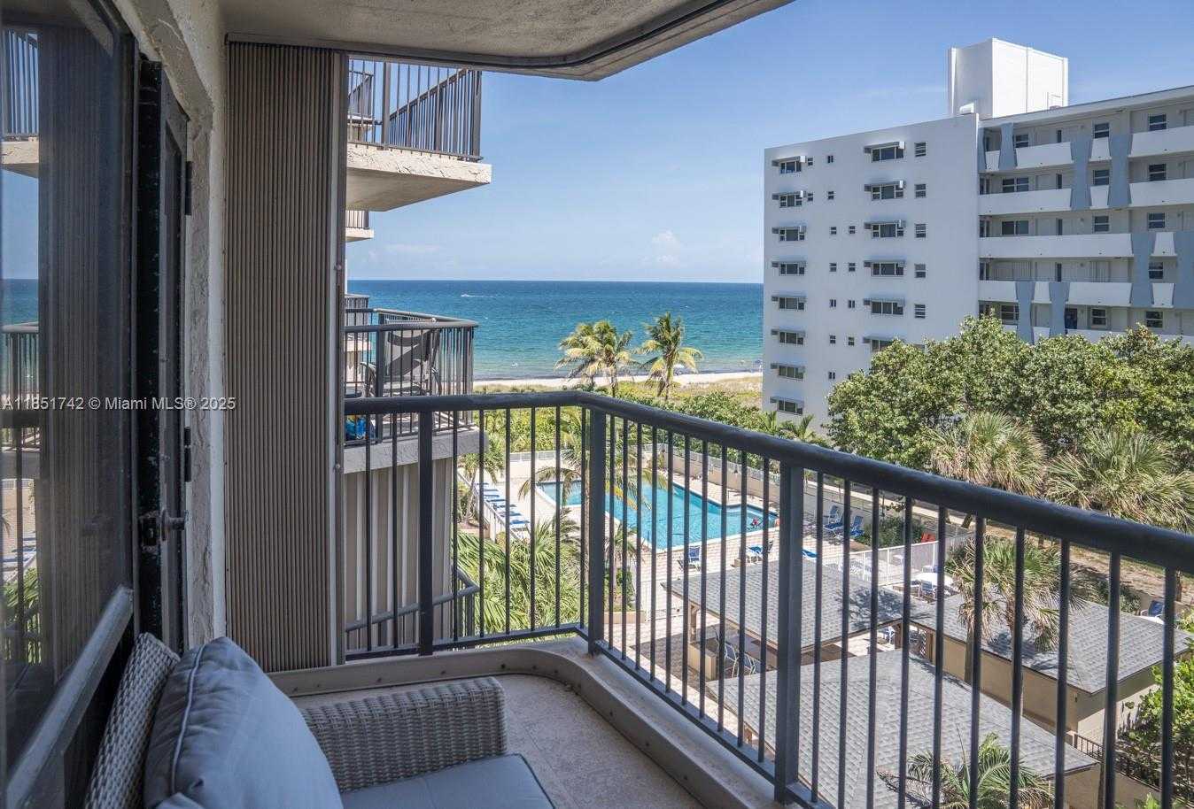 Small Image of Lauderdale By The Sea Number 14