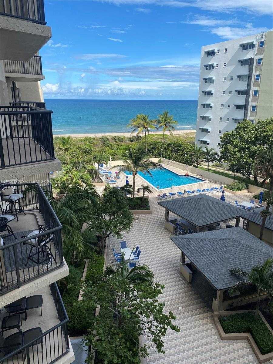 Small Image of Lauderdale By The Sea Number 15