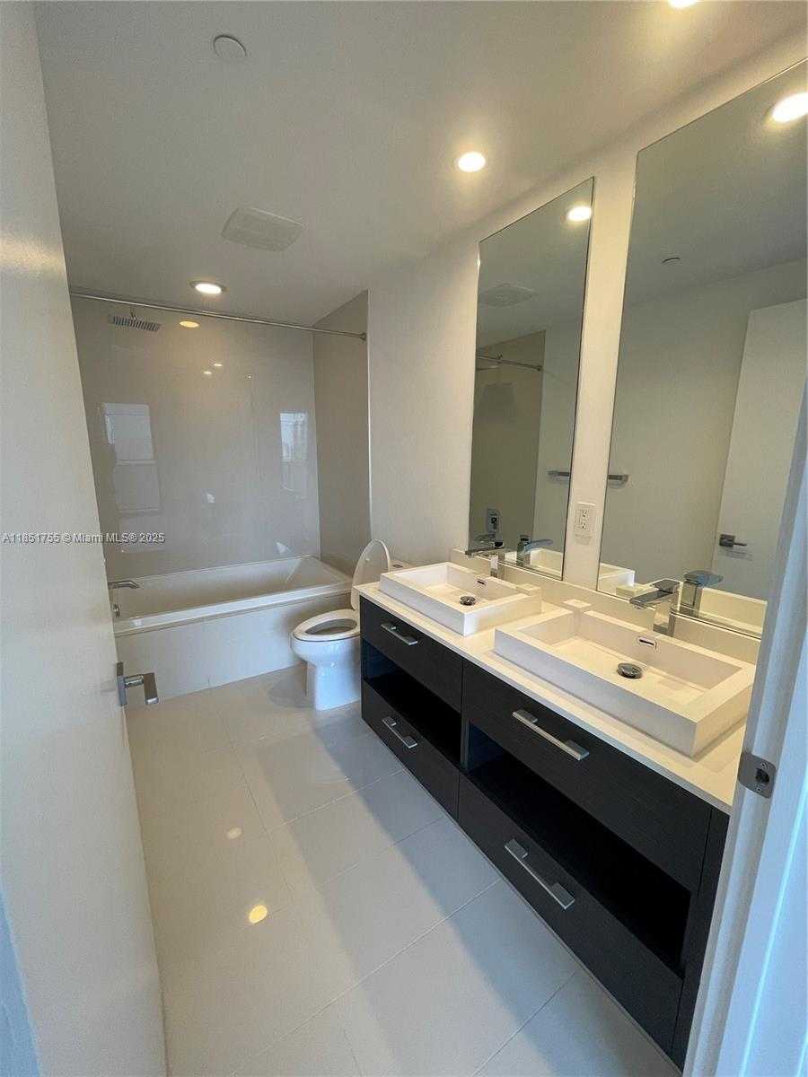 Small Image of 55 SOUTH WEST 9TH ST #2701, Miami Number 22