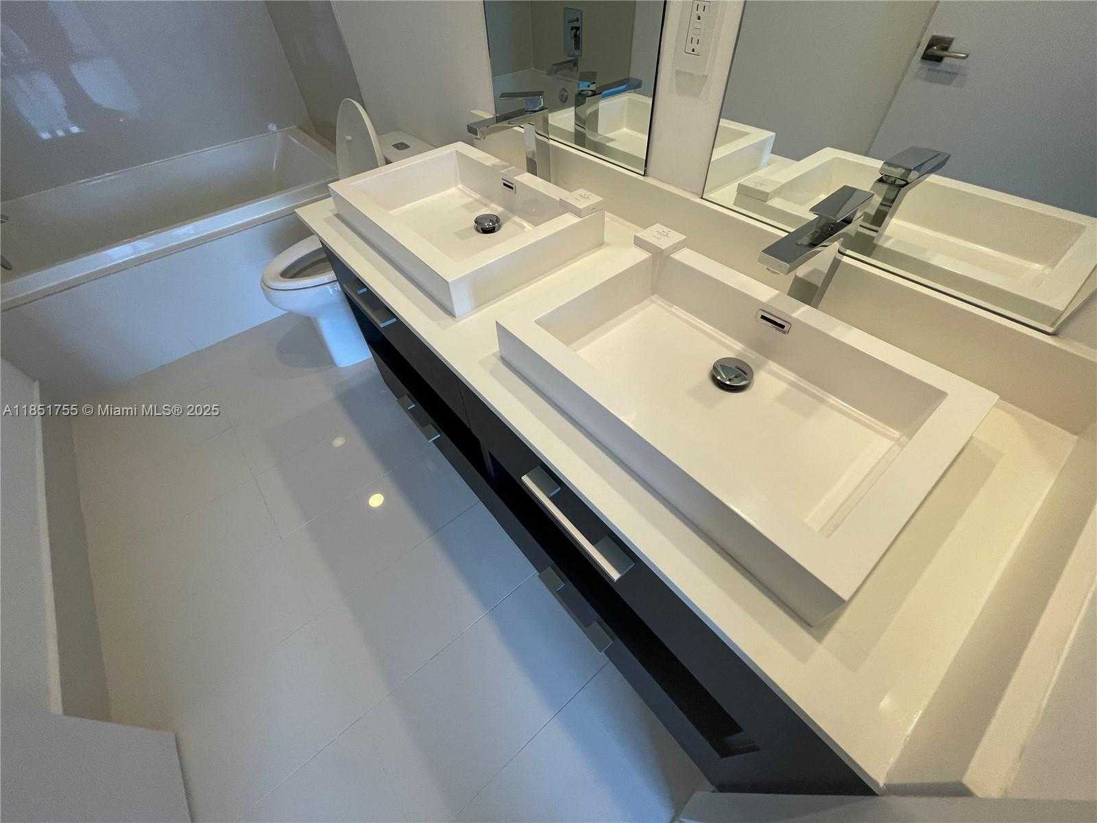 Small Image of 55 SOUTH WEST 9TH ST #2701, Miami Number 26