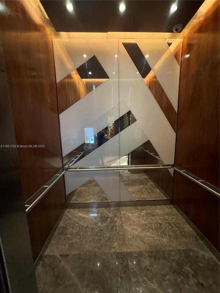 Small Image of 55 SOUTH WEST 9TH ST #2701, Miami Number 62