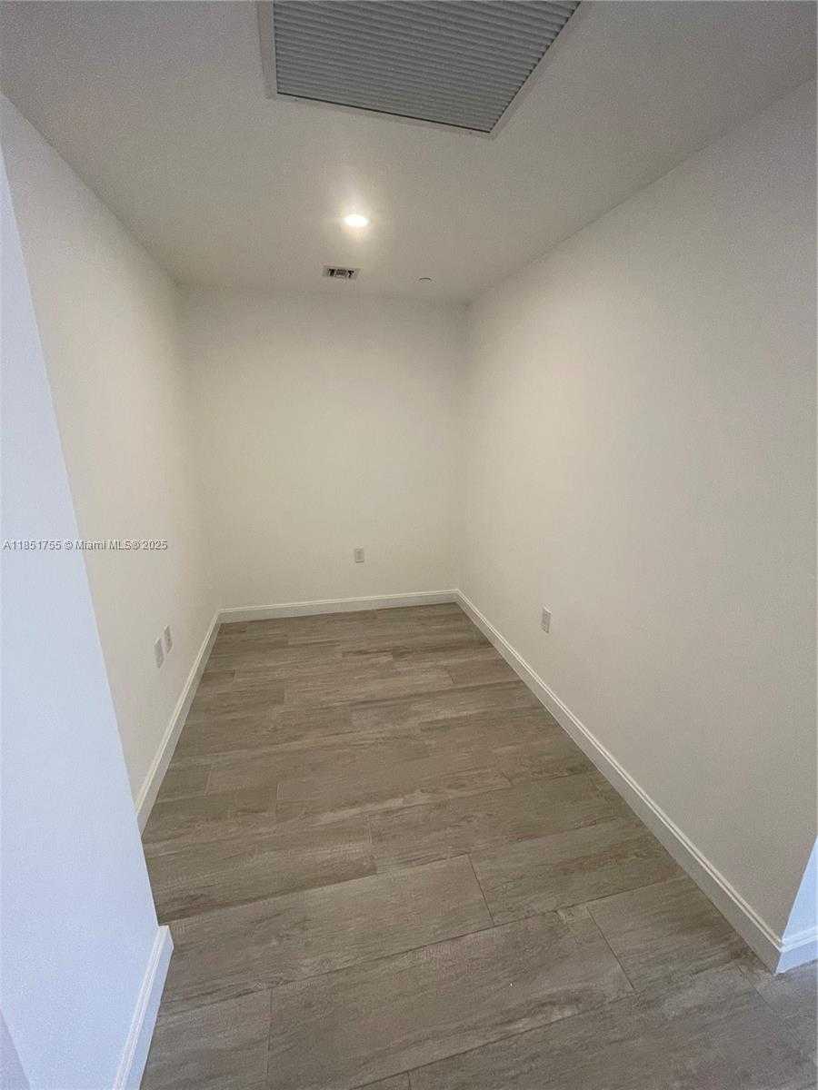 Small Image of 55 SOUTH WEST 9TH ST #2701, Miami Number 8