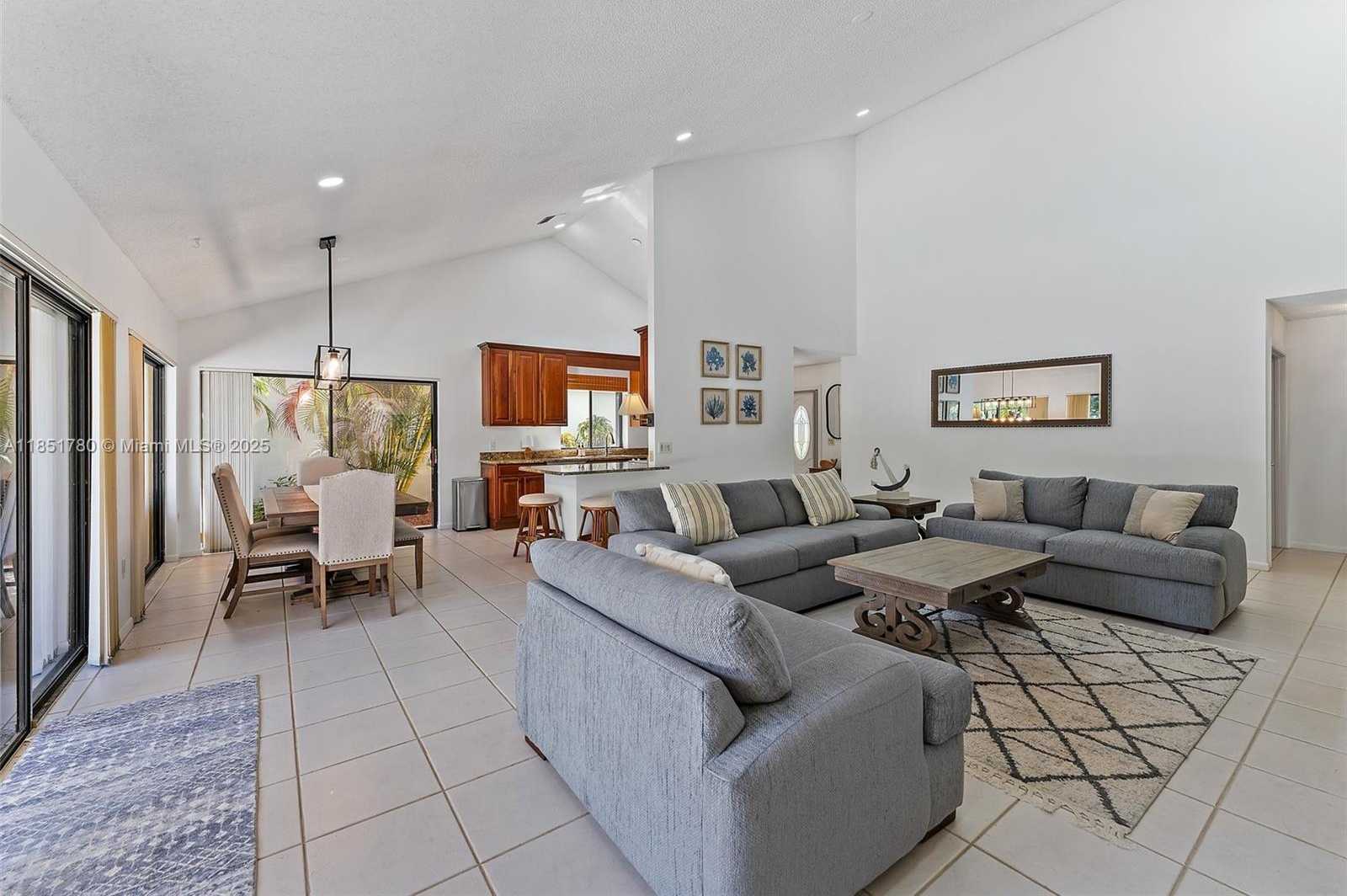 Small Image of 101 SAND PINE DR #101, Jupiter Number 11
