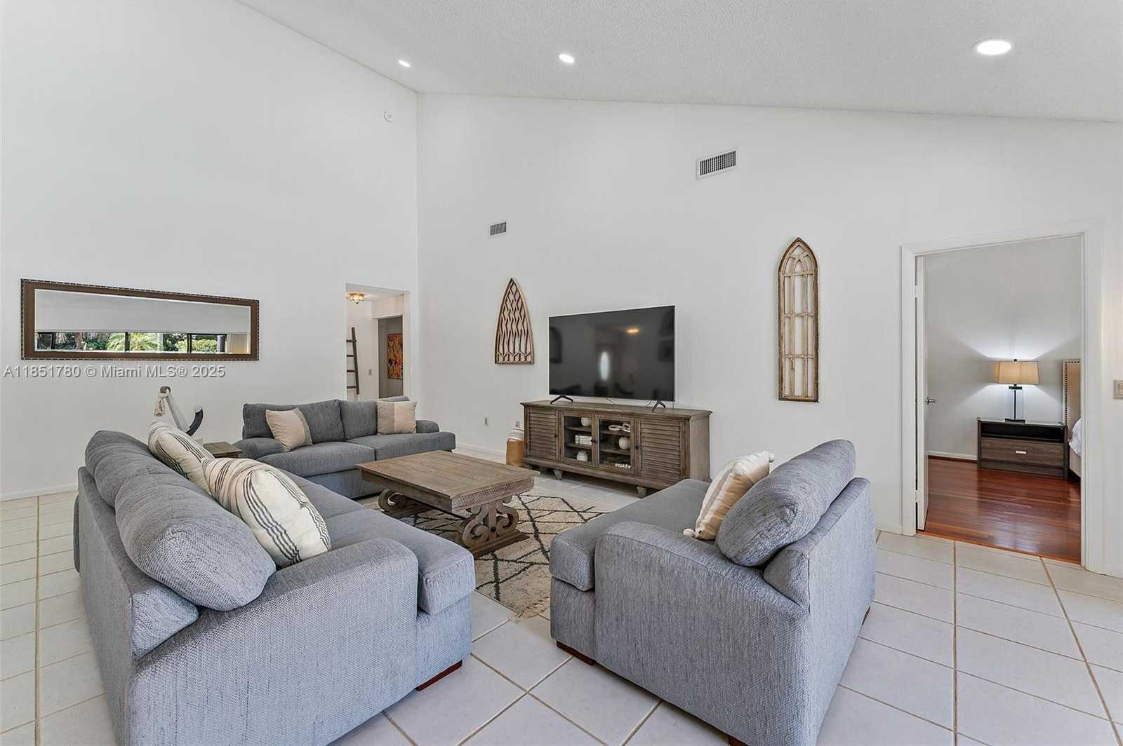Small Image of 101 SAND PINE DR #101, Jupiter Number 12
