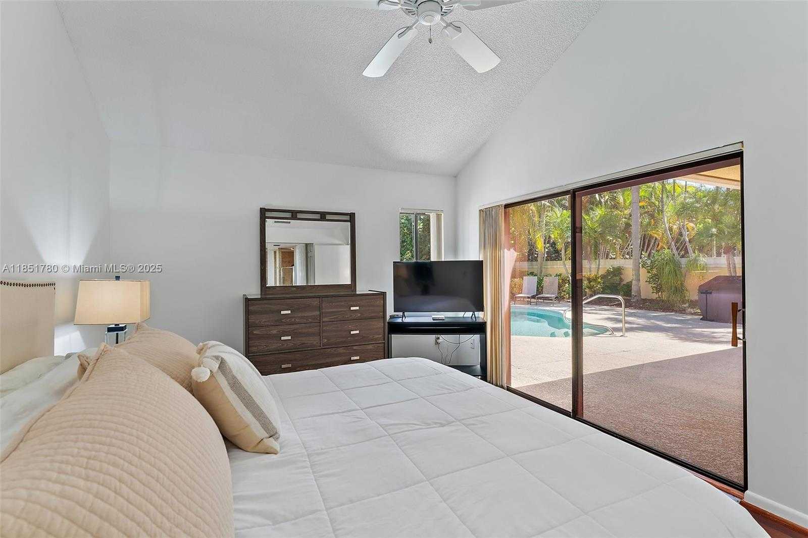 Small Image of 101 SAND PINE DR #101, Jupiter Number 15