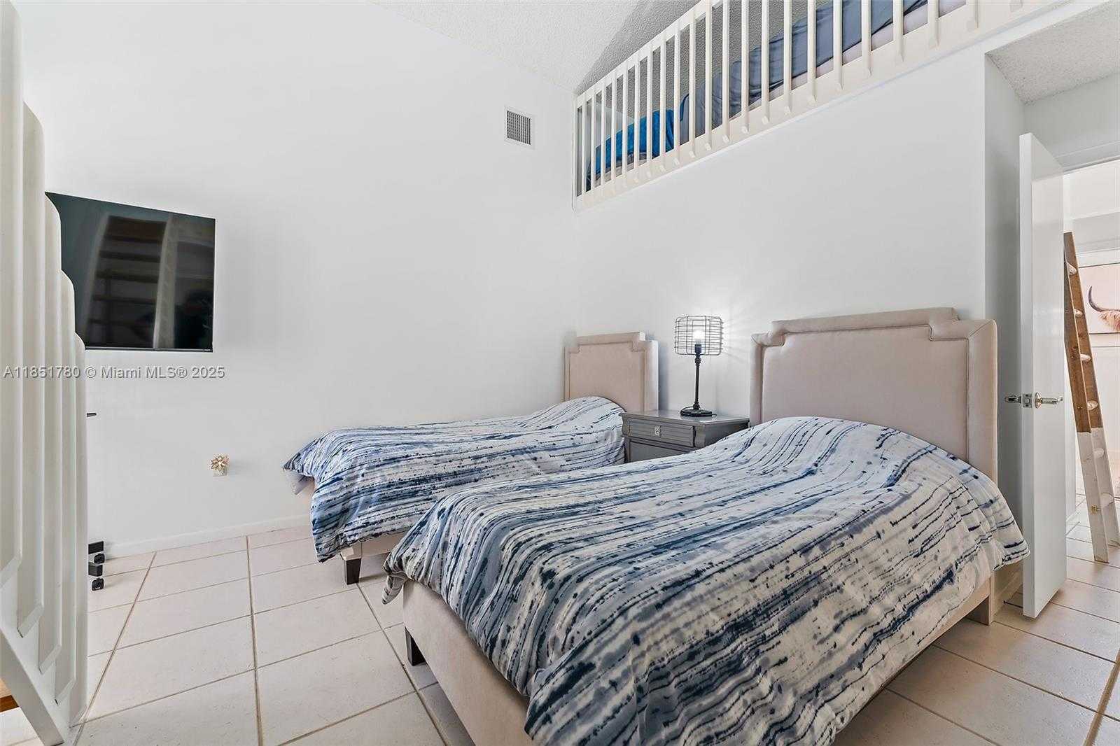 Small Image of 101 SAND PINE DR #101, Jupiter Number 21