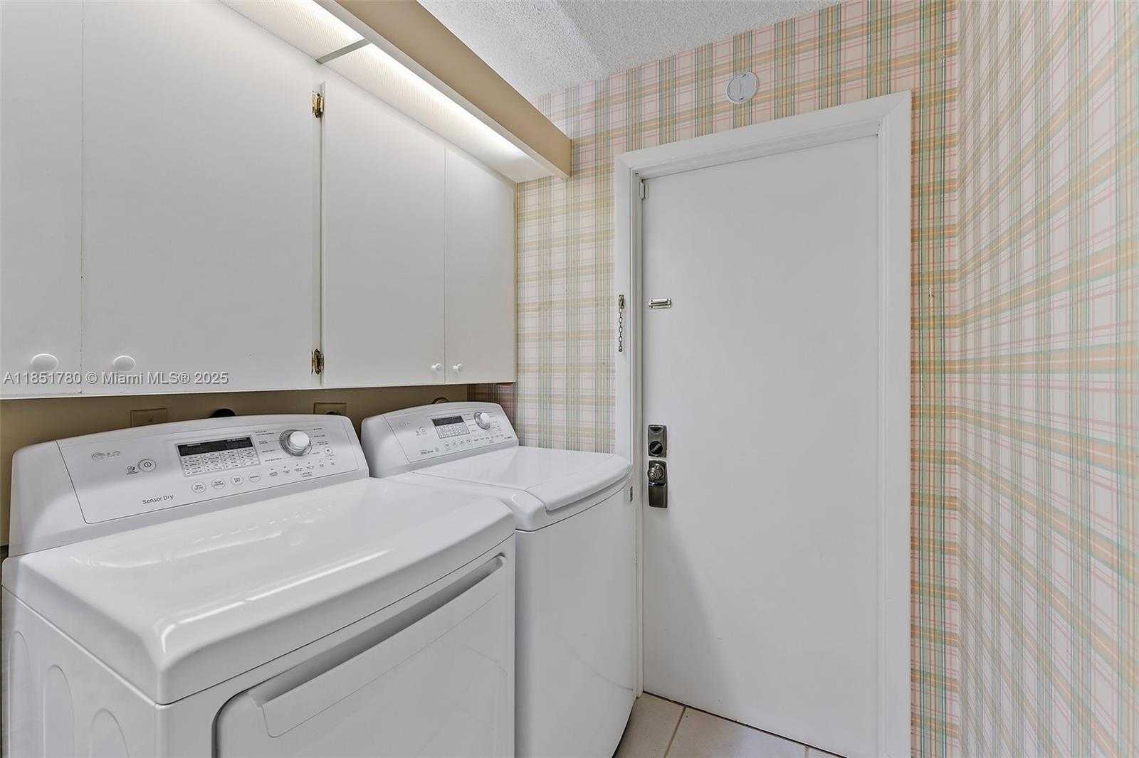 Small Image of 101 SAND PINE DR #101, Jupiter Number 26
