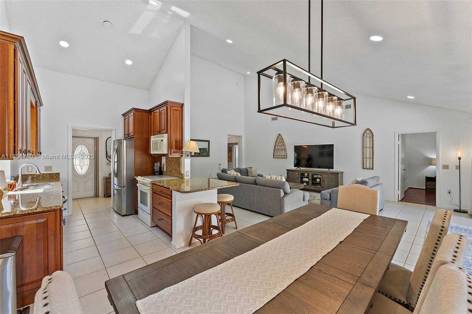 Small Image of 101 SAND PINE DR #101, Jupiter Number 9