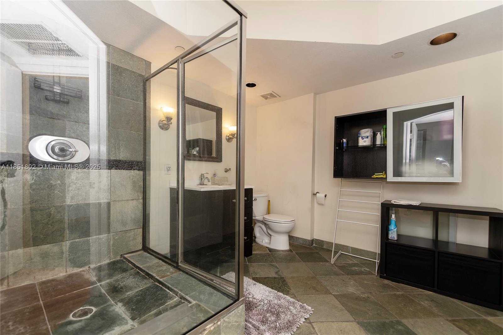 Small Image of 1330 WEST AVE #1112, Miami Beach Number 10