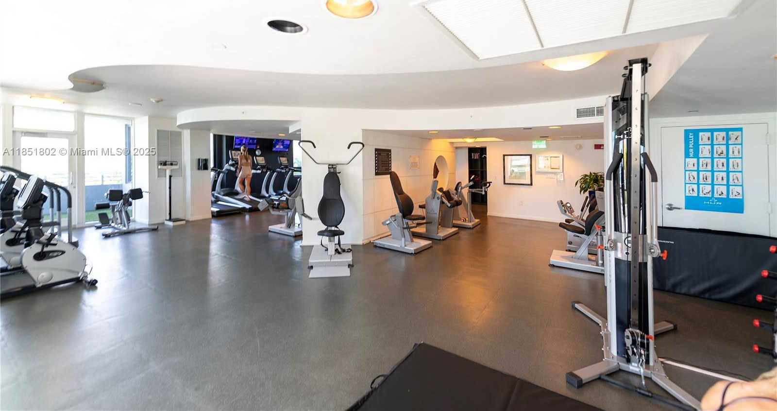 Small Image of 1330 WEST AVE #1112, Miami Beach Number 2