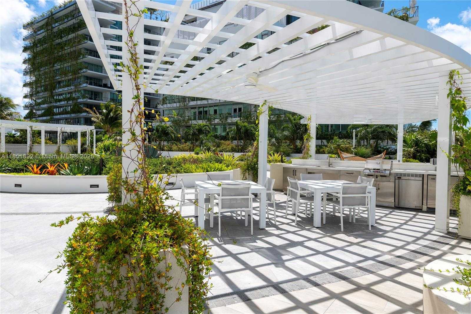 Small Image of 1330 WEST AVE #1112, Miami Beach Number 5