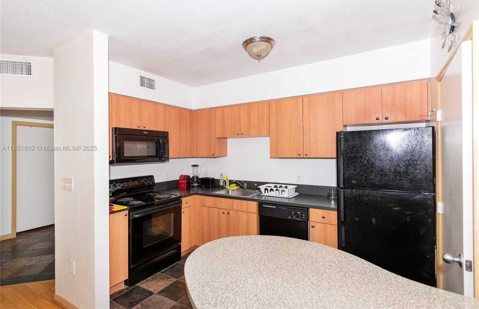 Small Image of 1330 WEST AVE #1112, Miami Beach Number 6