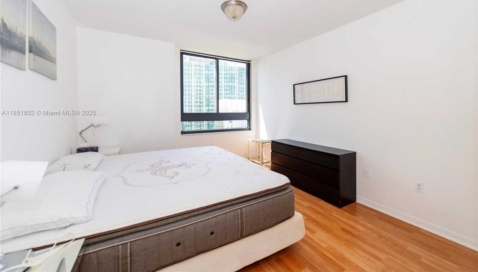 Small Image of 1330 WEST AVE #1112, Miami Beach Number 8