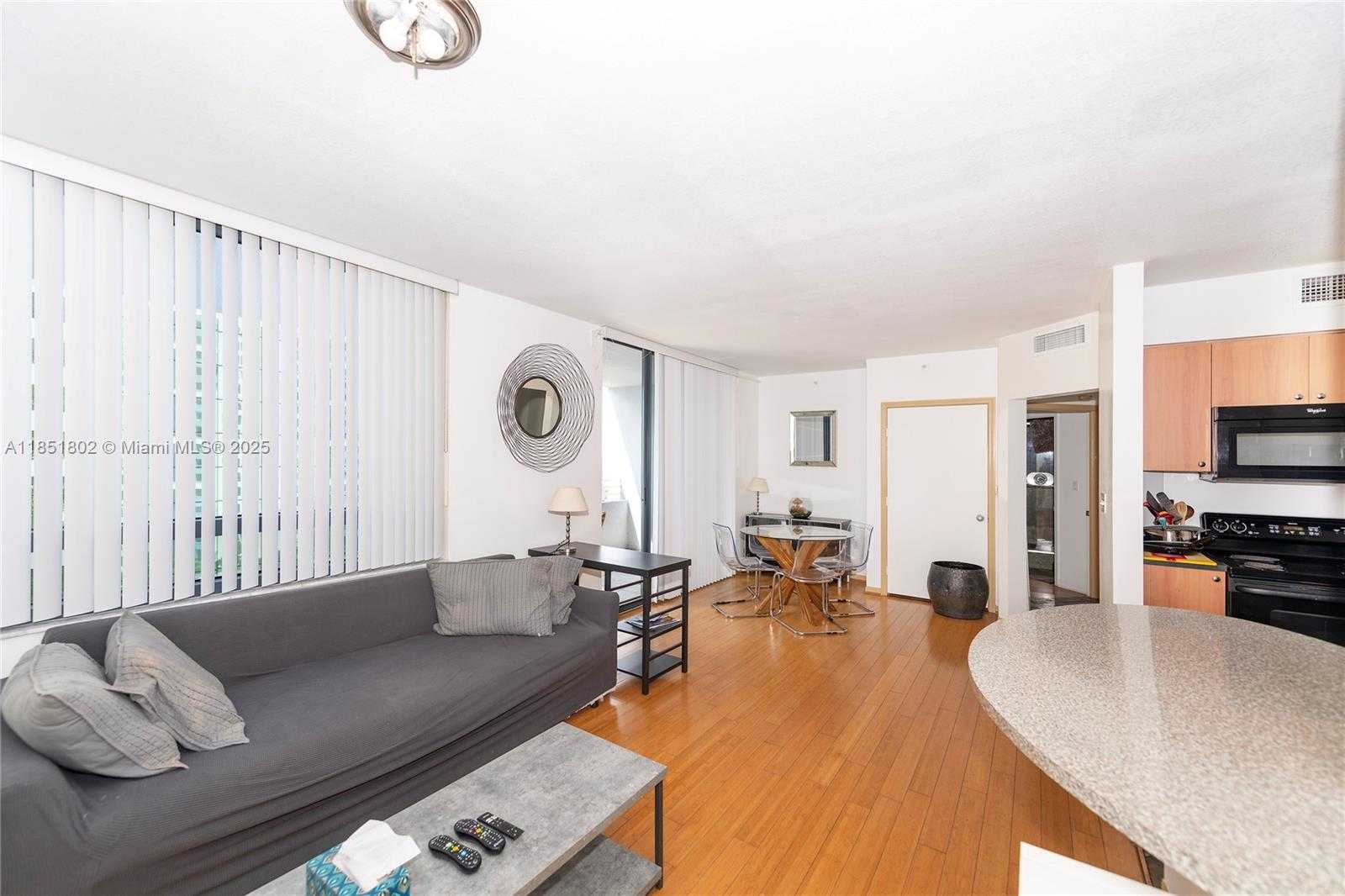 Small Image of 1330 WEST AVE #1112, Miami Beach Number 9