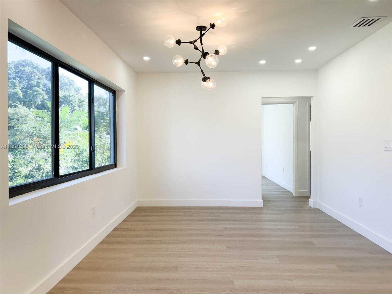 Small Image of 1040 NORTH EAST 143RD ST, North Miami Number 10