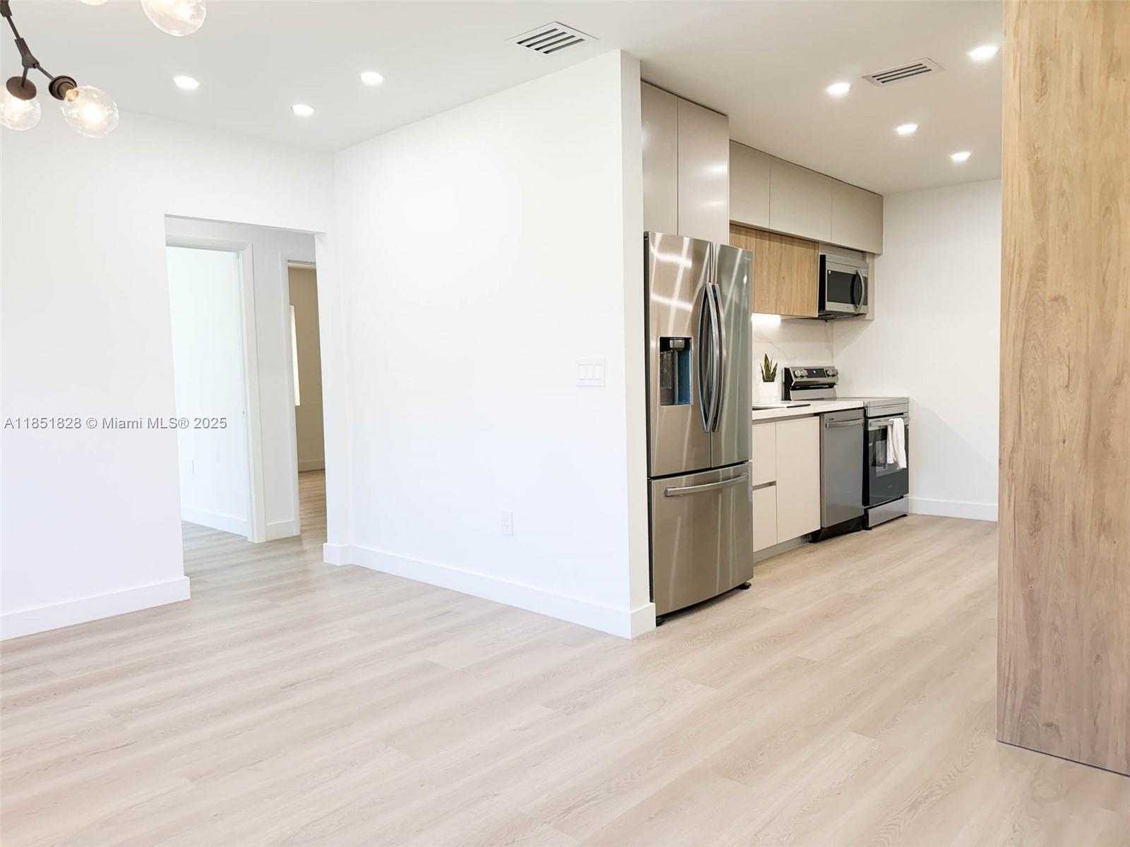 Small Image of 1040 NORTH EAST 143RD ST, North Miami Number 13