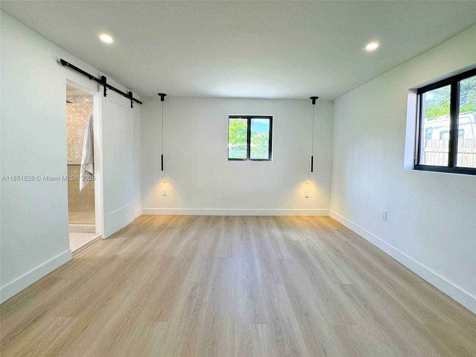 Small Image of 1040 NORTH EAST 143RD ST, North Miami Number 19
