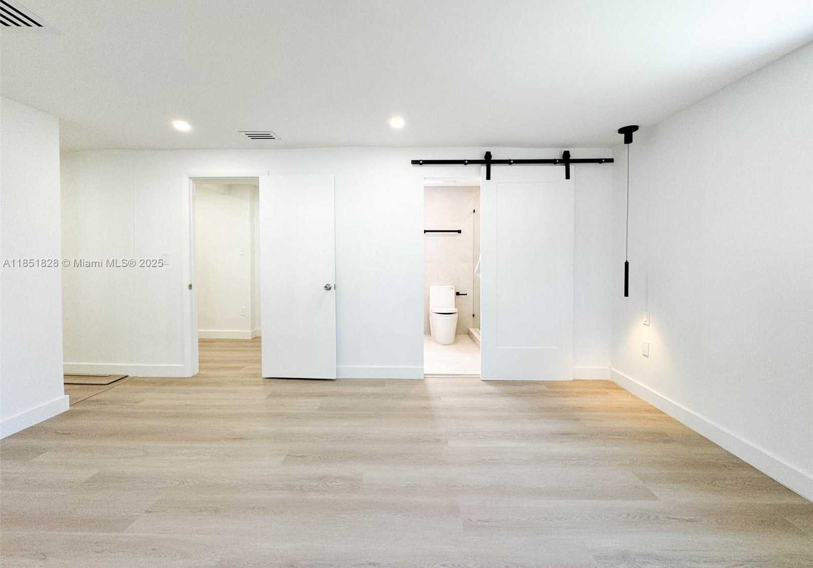 Small Image of 1040 NORTH EAST 143RD ST, North Miami Number 22