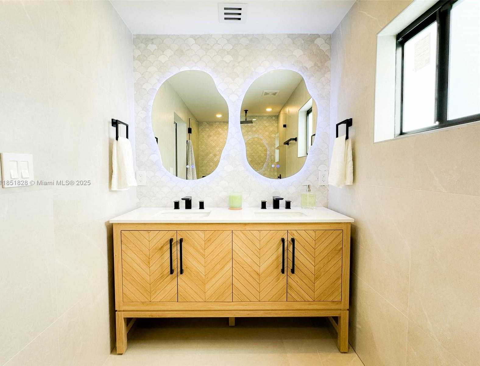 Small Image of 1040 NORTH EAST 143RD ST, North Miami Number 24