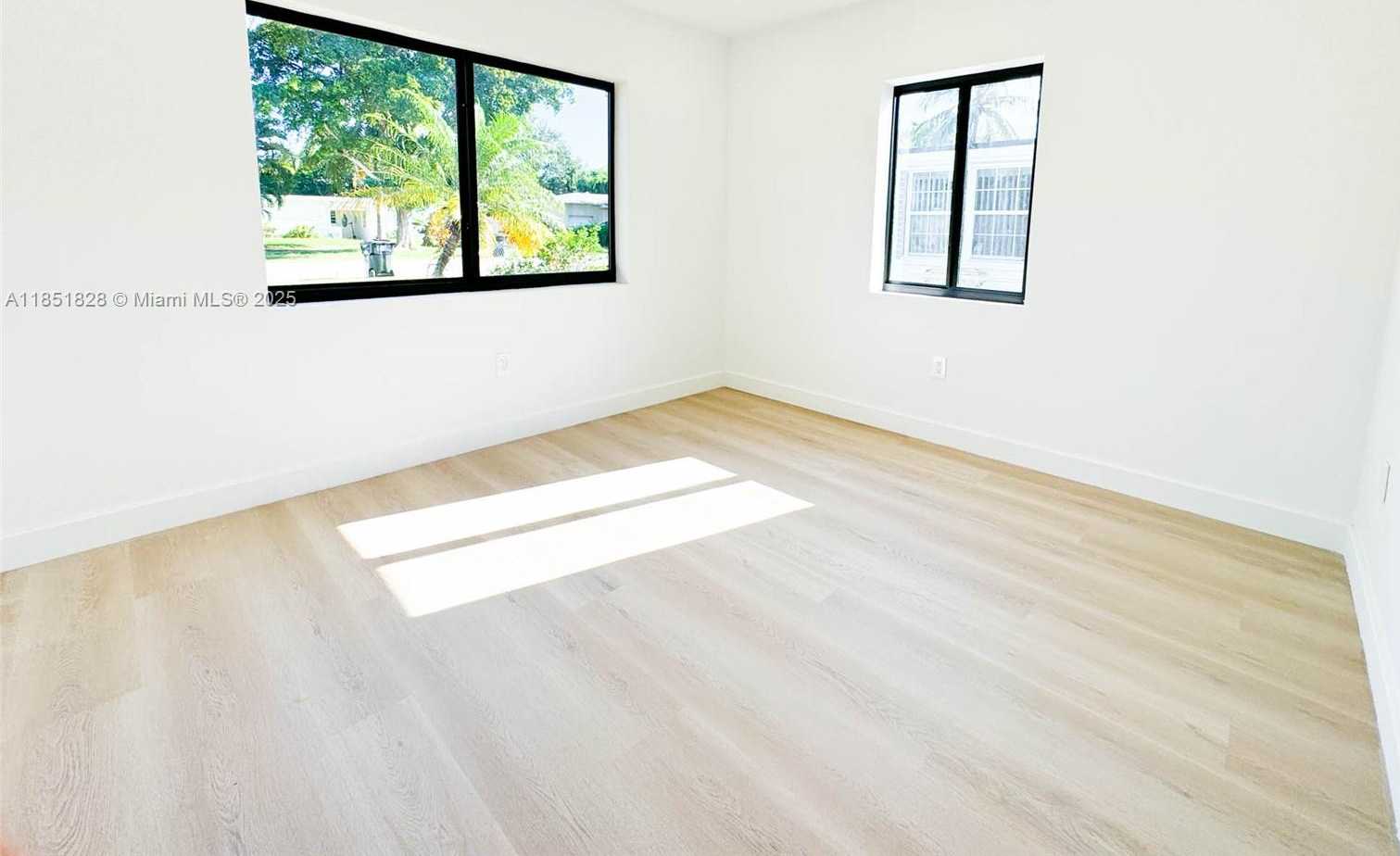 Small Image of 1040 NORTH EAST 143RD ST, North Miami Number 27