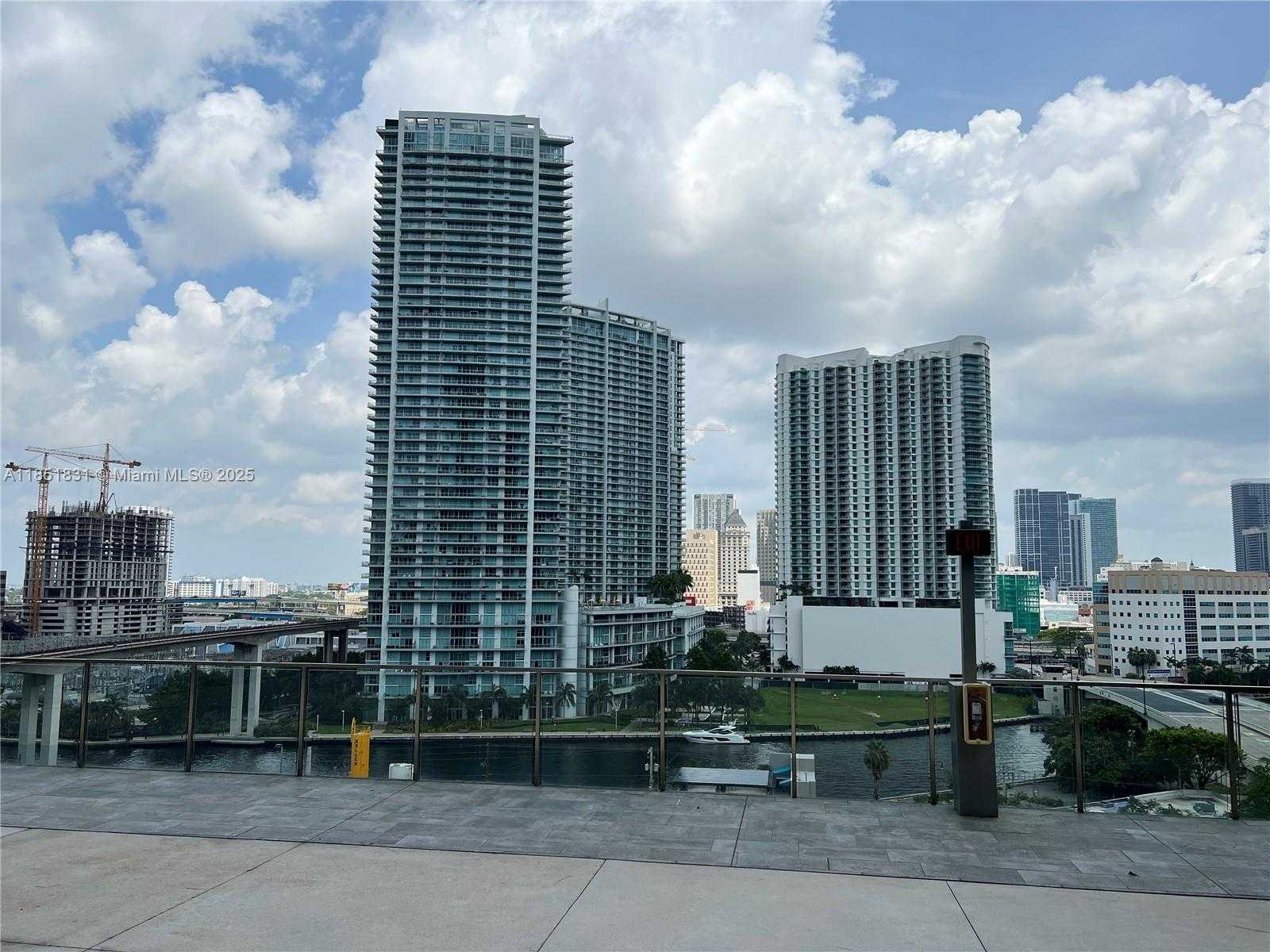 Small Image of 88 SOUTH WEST 7TH ST #3007, Miami Number 24
