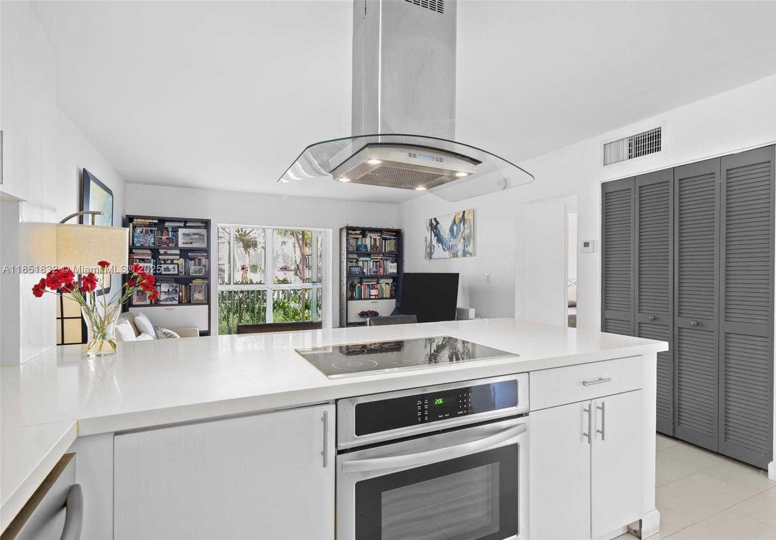 Small Image of 240 GALEN DR #109, Key Biscayne Number 2