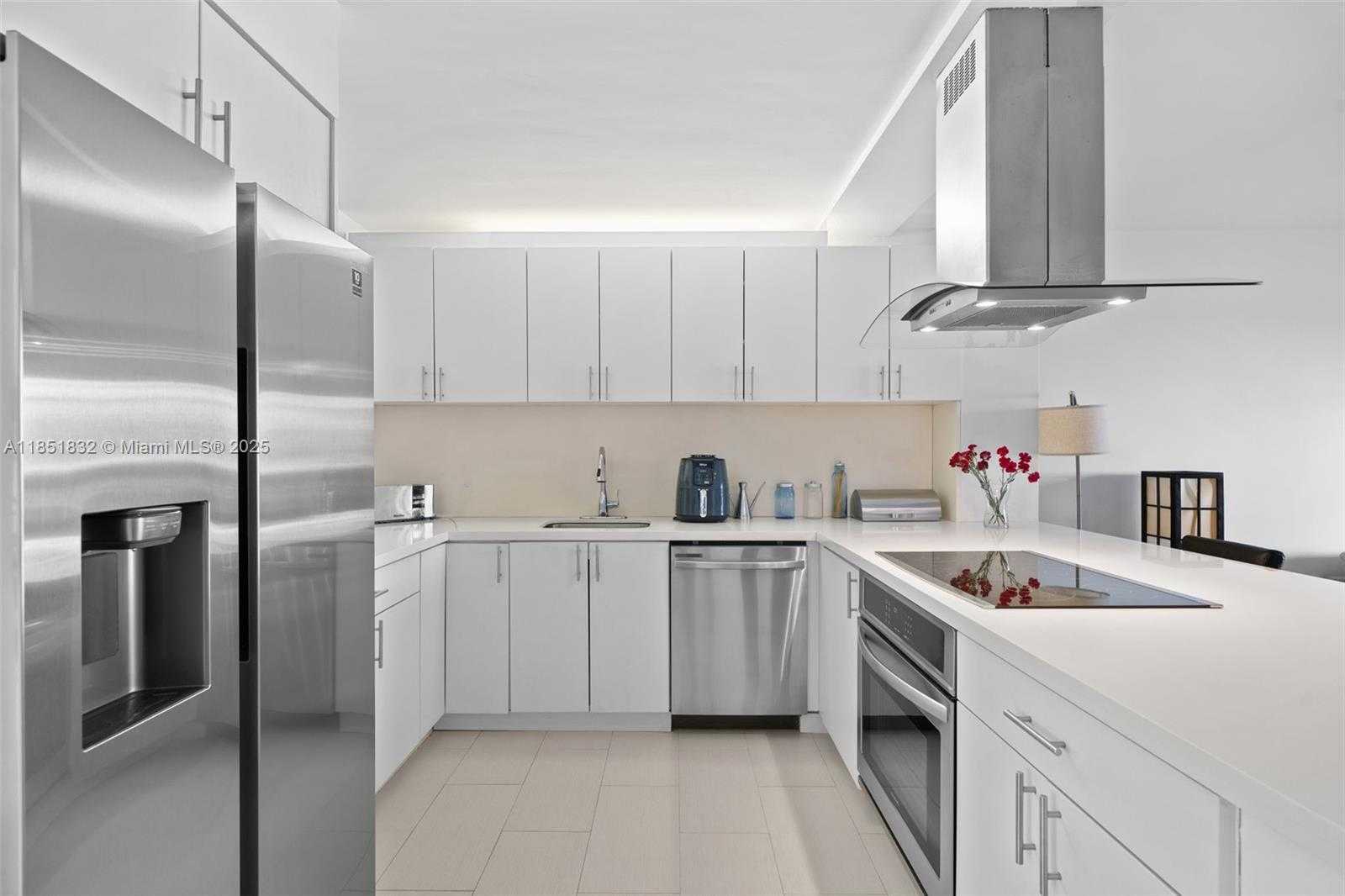 Small Image of 240 GALEN DR #109, Key Biscayne Number 3