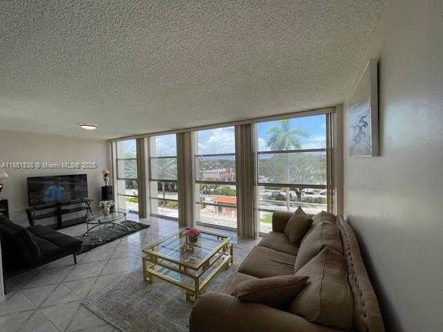 Small Image of 2000 ATLANTIC SHORES BLVD #403, Hallandale Beach Number 7