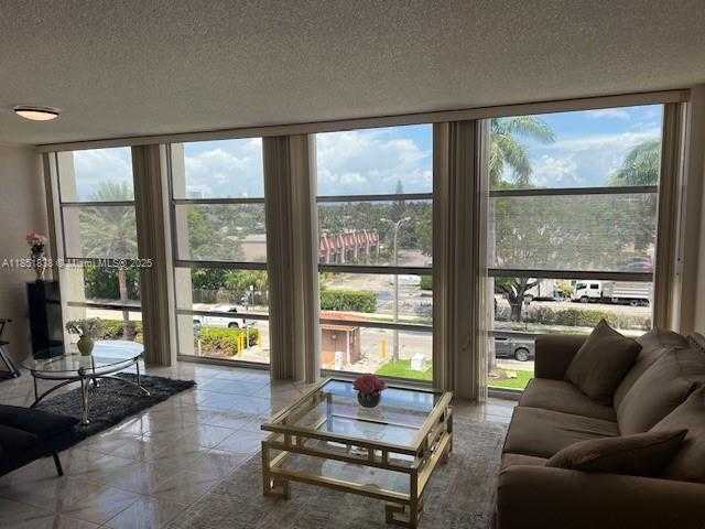 Small Image of 2000 ATLANTIC SHORES BLVD #403, Hallandale Beach Number 8