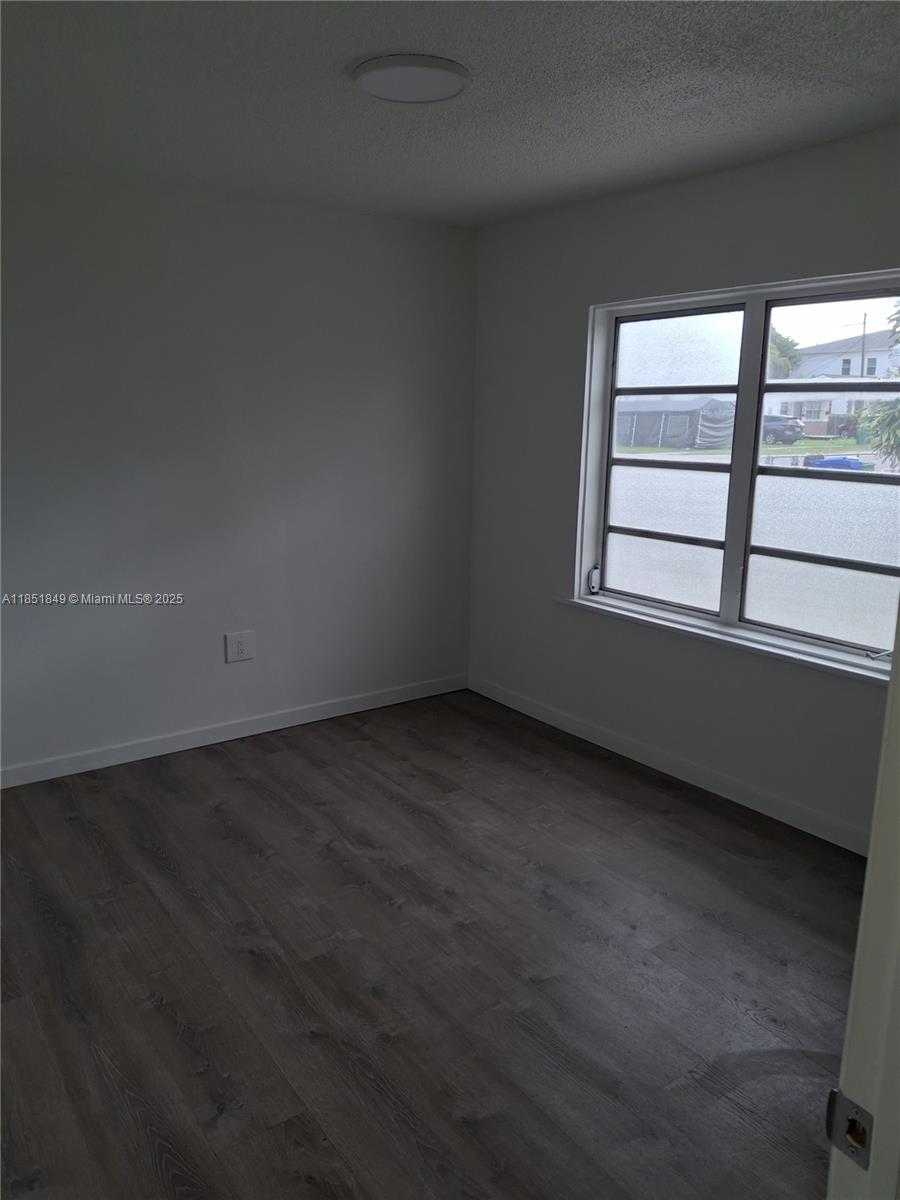 Small Image of 1260 NORTH WEST 45TH ST, Miami Number 12