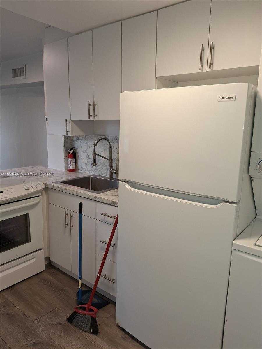 Small Image of 1260 NORTH WEST 45TH ST, Miami Number 6