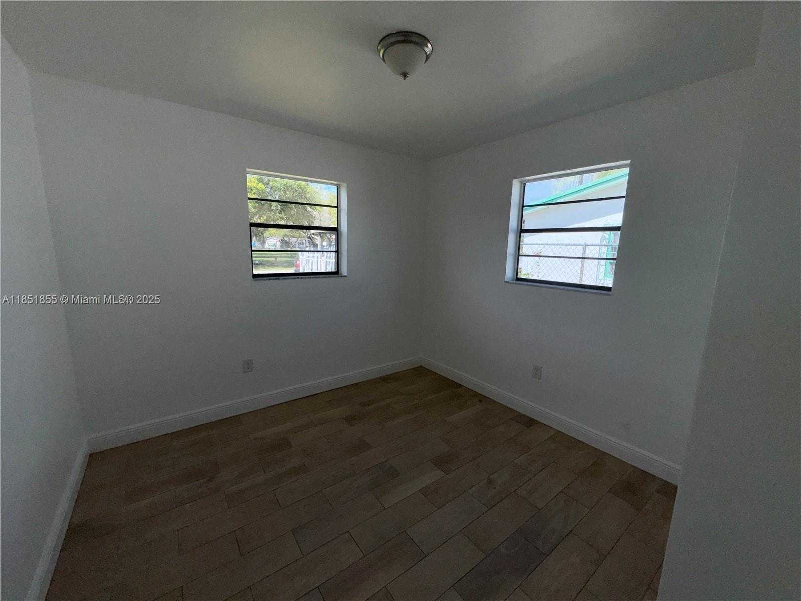 Small Image of 10840 SOUTH WEST 222ND DR, Miami Number 13