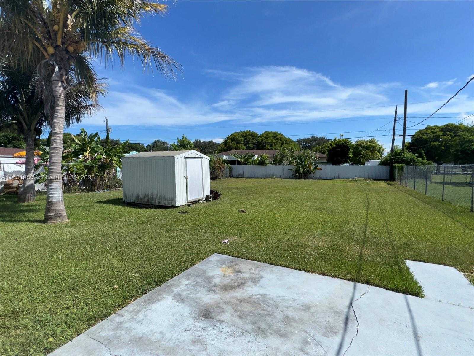 Small Image of 10840 SOUTH WEST 222ND DR, Miami Number 19
