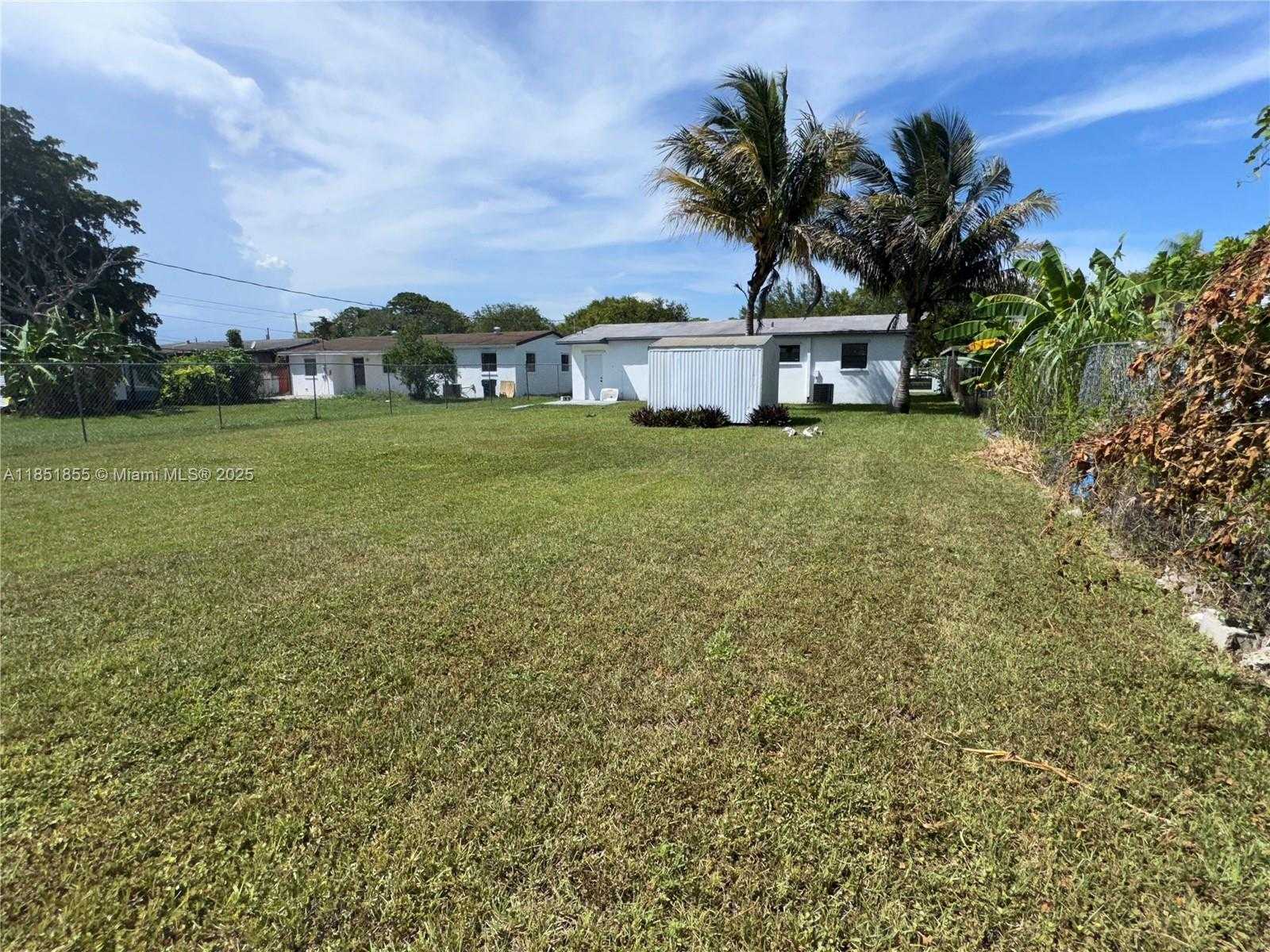 Small Image of 10840 SOUTH WEST 222ND DR, Miami Number 22