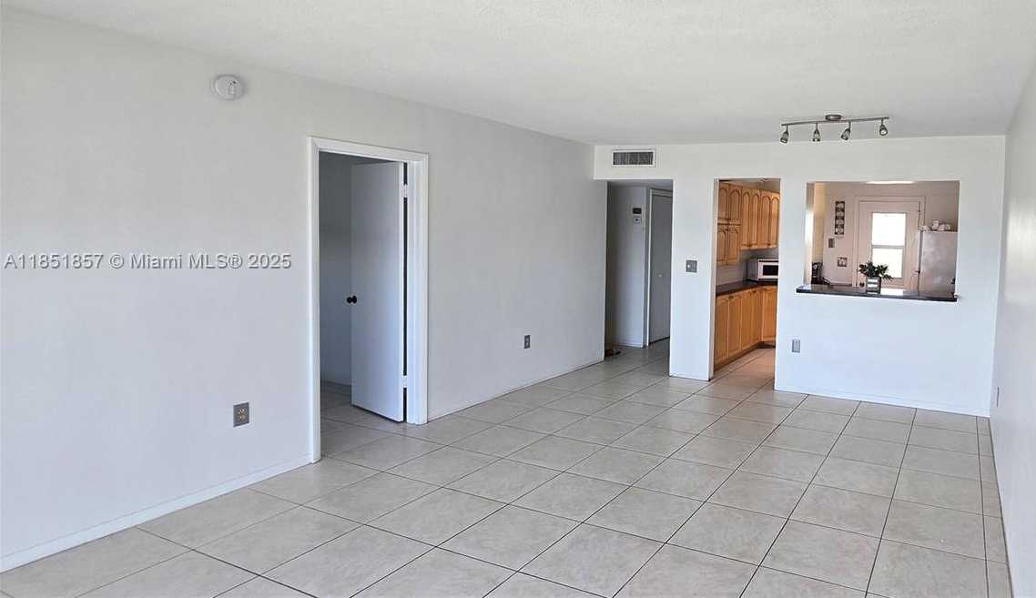 Small Image of 3020 MARCOS DR #S312, Aventura Number 4