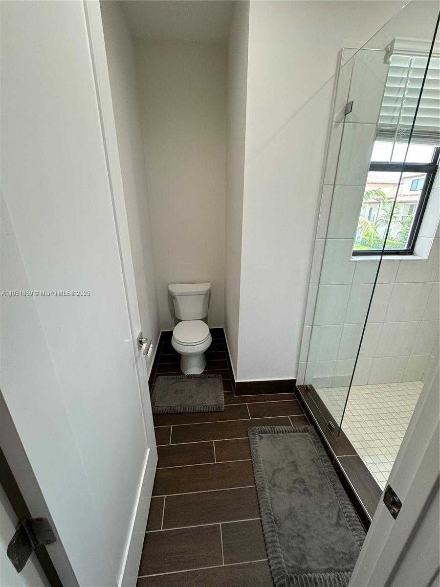 Small Image of 8283 NORTH WEST 47TH LN, Doral Number 10