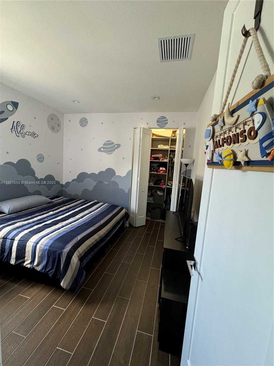 Small Image of 8283 NORTH WEST 47TH LN, Doral Number 12
